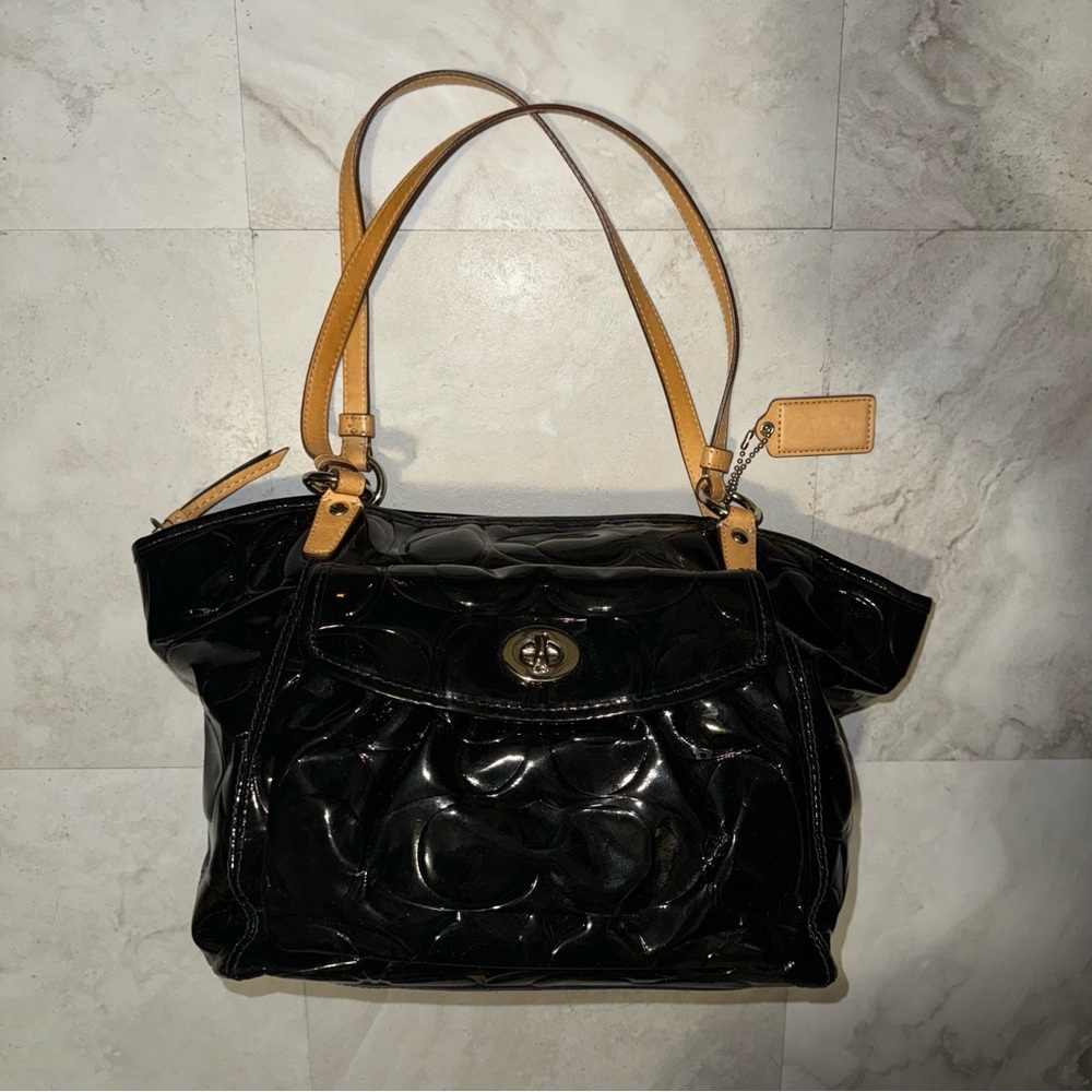 COACH SIGNATURE EMBOSSED LEAH PATENT LEATHER TOTE